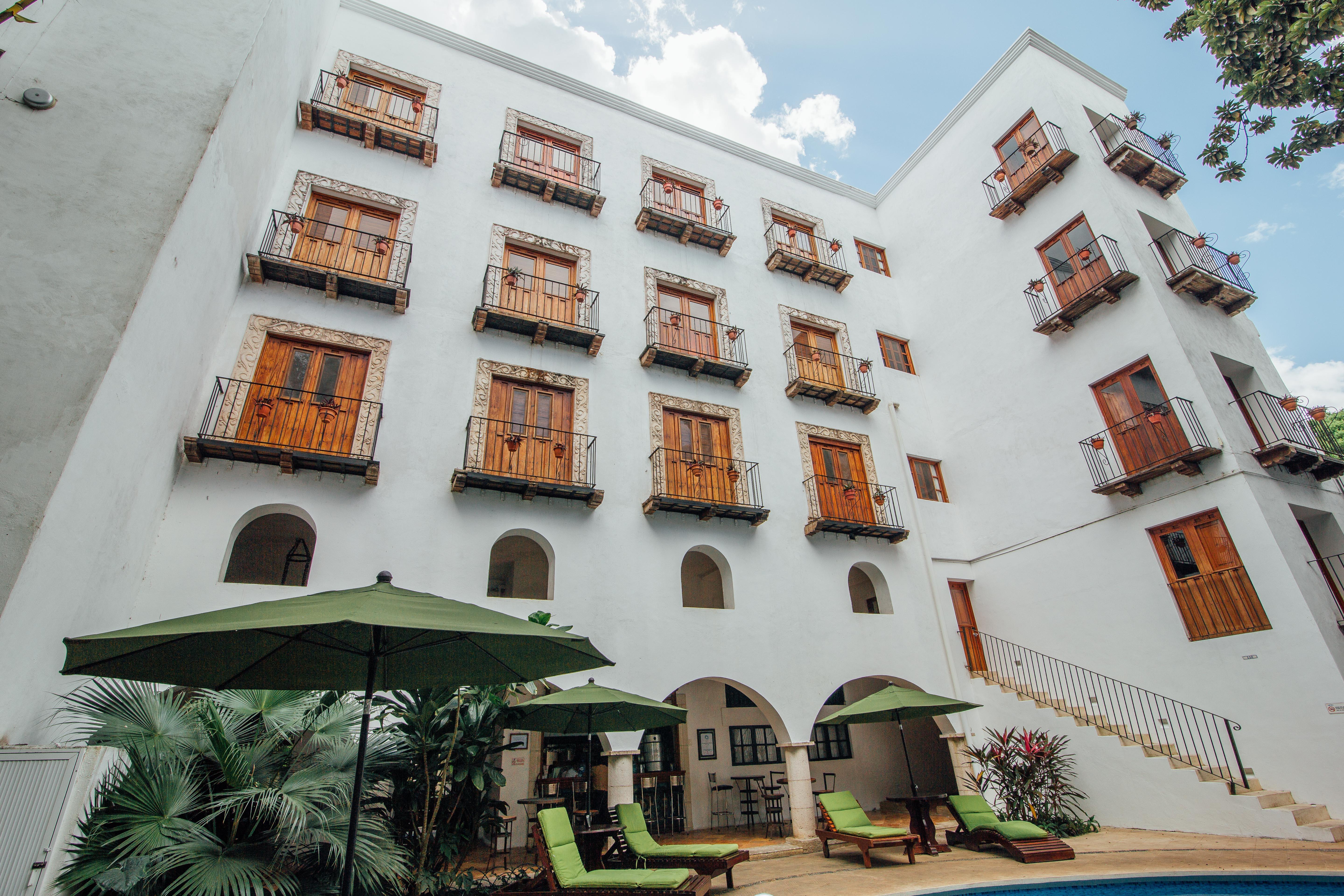 Hotel Meson Del Marques Valladolid  Exterior photo